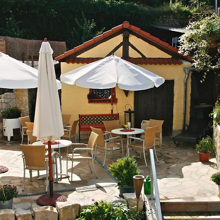 Gasthof Zum Brunnen Mornsheim Ngoại thất bức ảnh