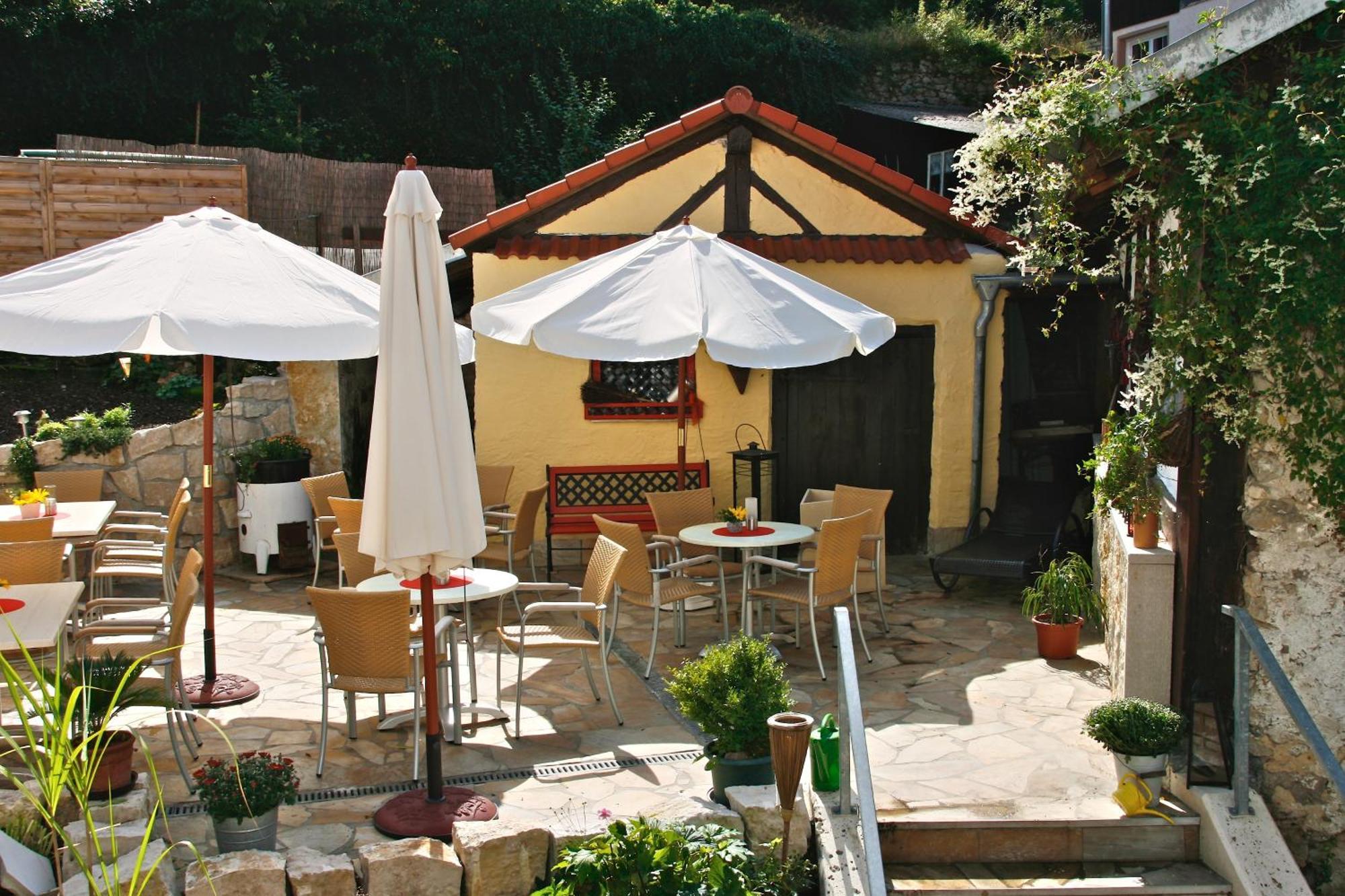 Gasthof Zum Brunnen Mornsheim Ngoại thất bức ảnh